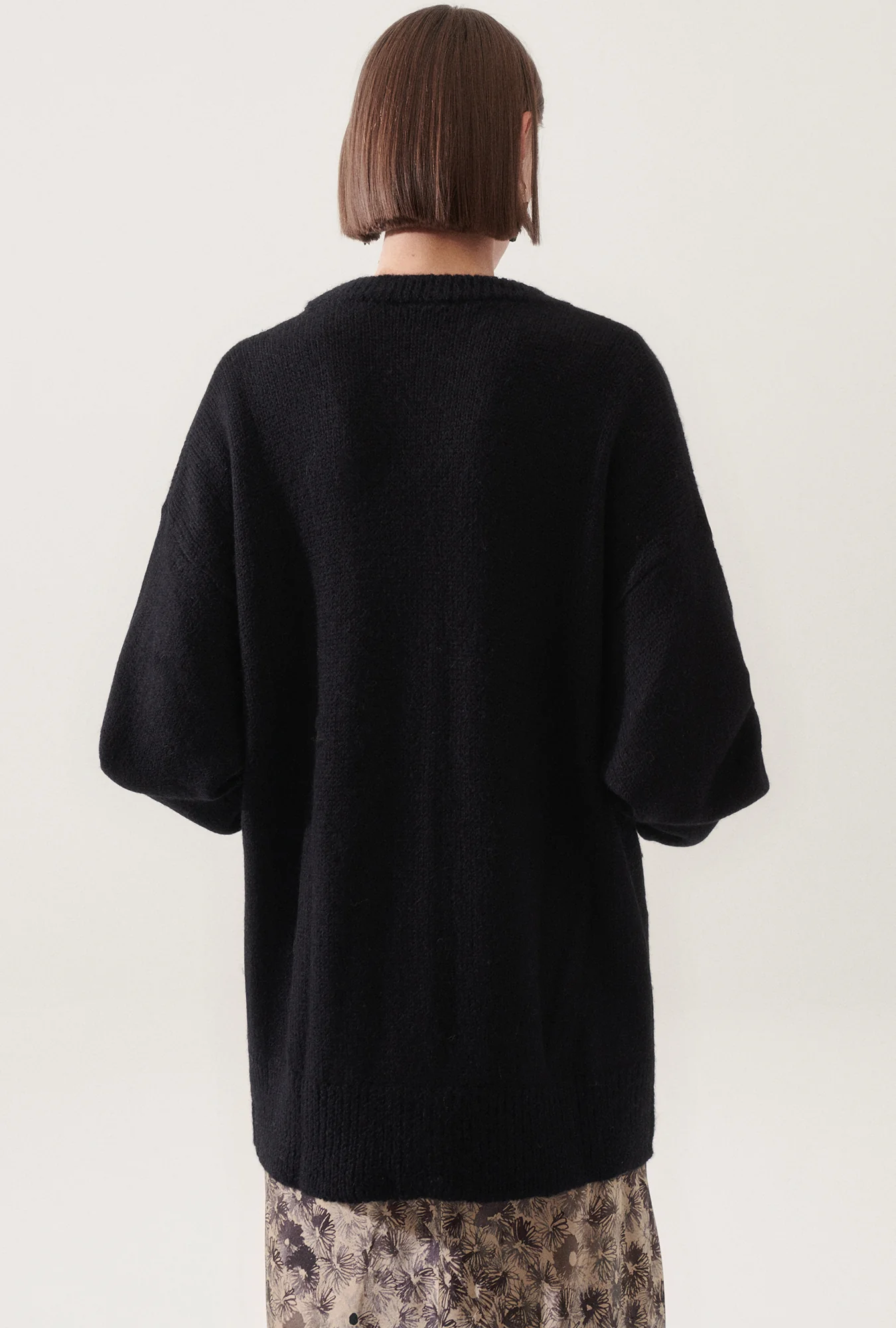 Alpaca Slouch Cardigan Black - Image 4