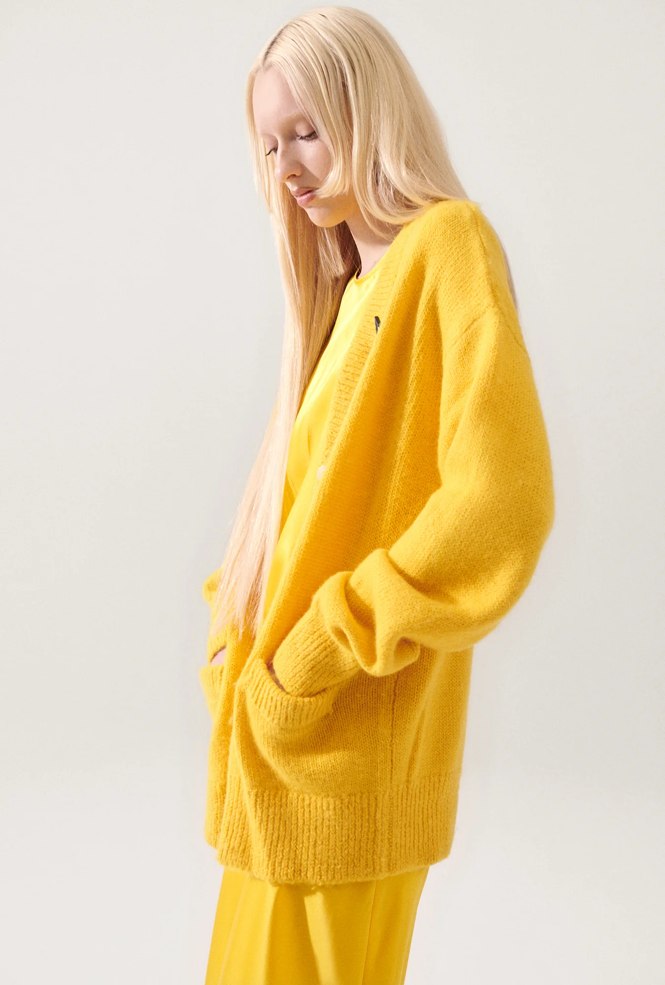 Alpaca Slouch Cardigan Marigold - Image 3