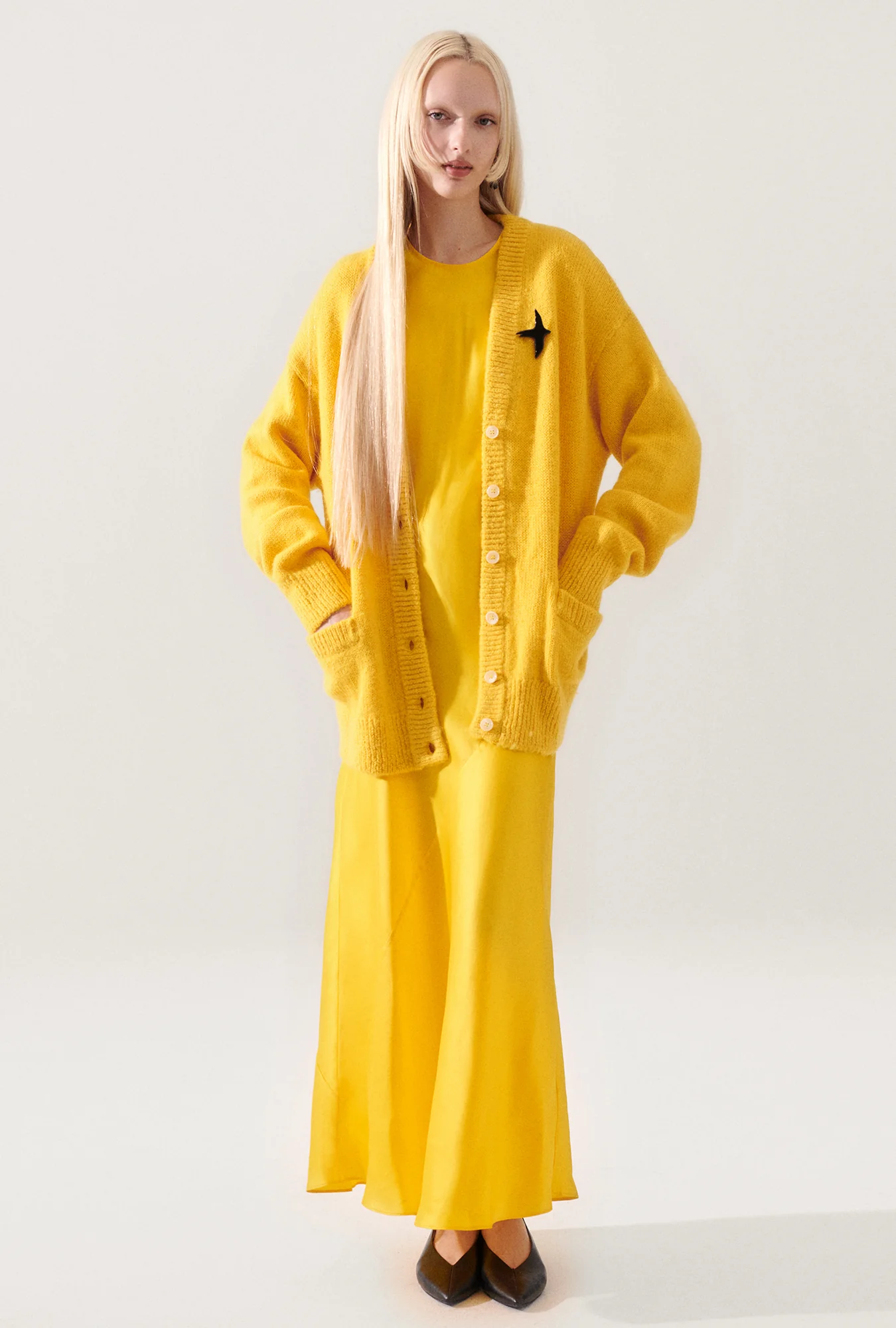 Alpaca Slouch Cardigan Marigold - Image 6