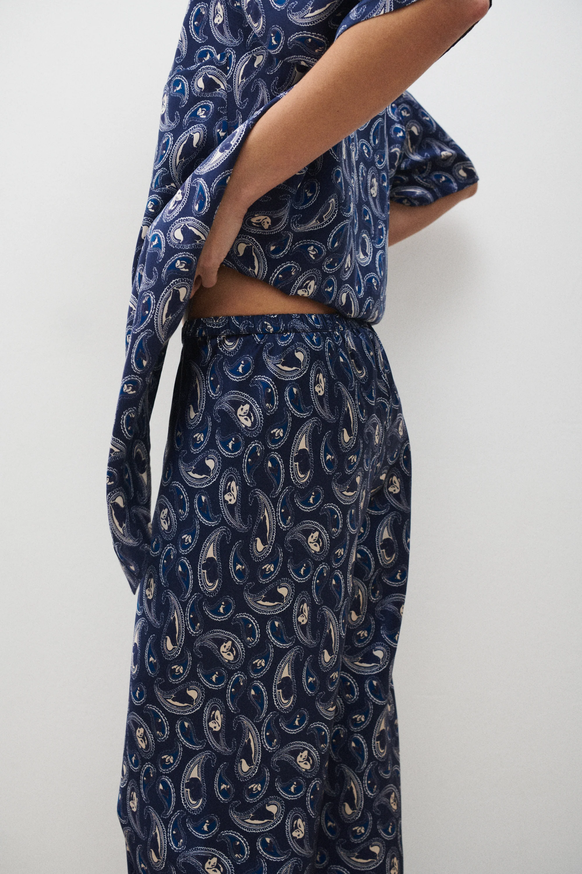 Bias Cut Pants Hounds Paisley - Image 4