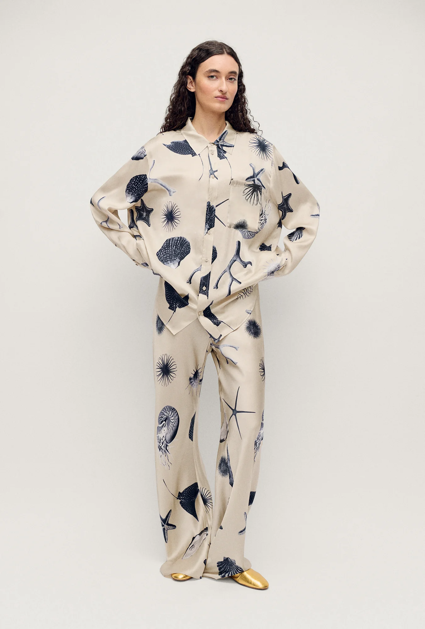 Boyfriend Shirt Seashells - Image 2
