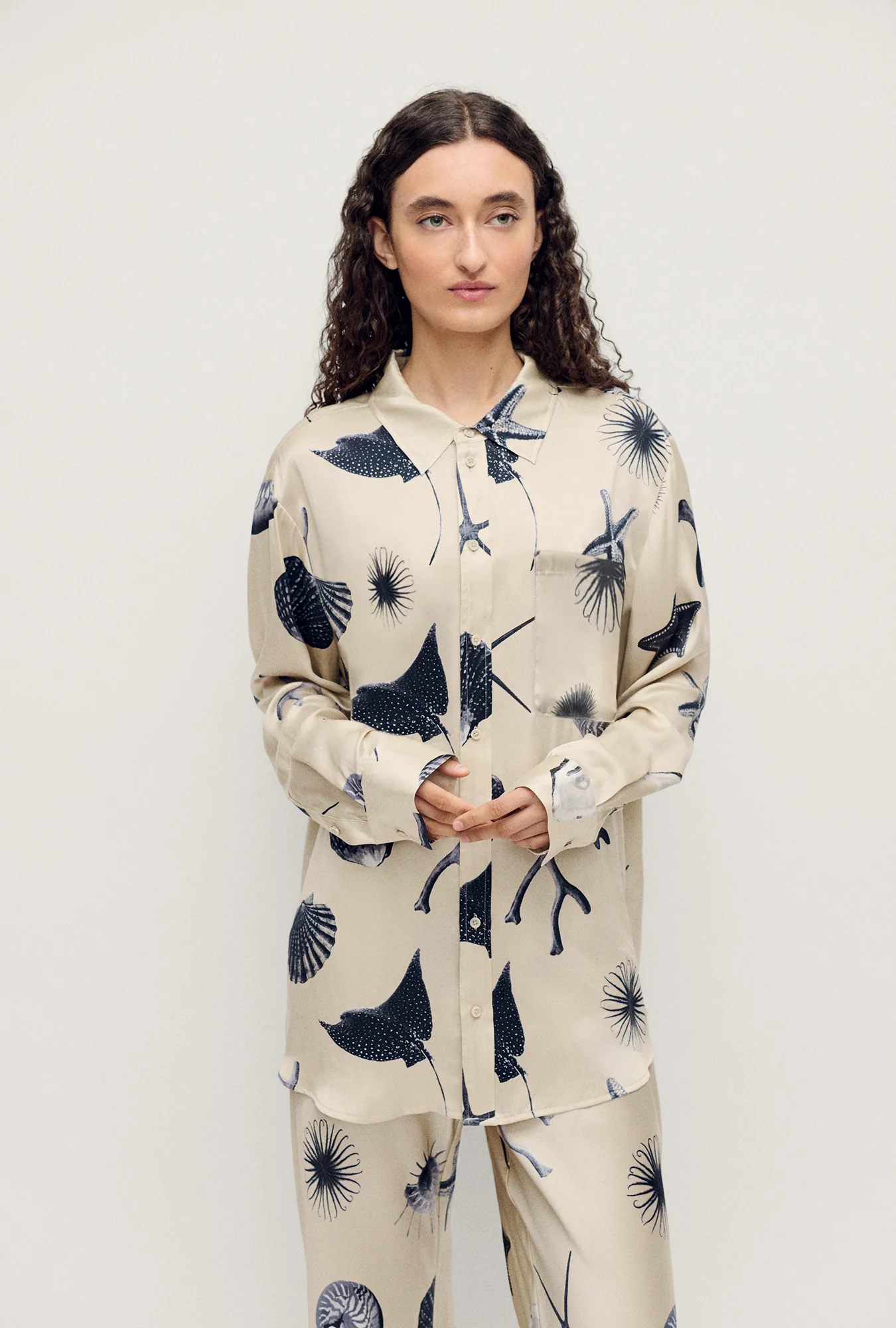 Boyfriend Shirt Seashells - Image 3