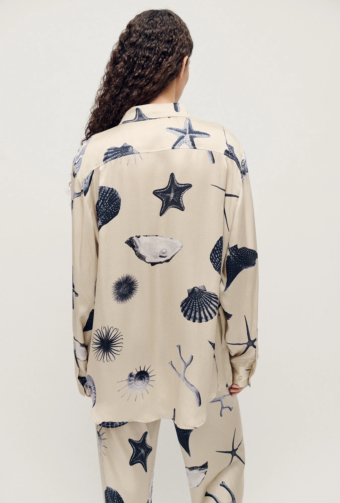 Boyfriend Shirt Seashells - Image 4