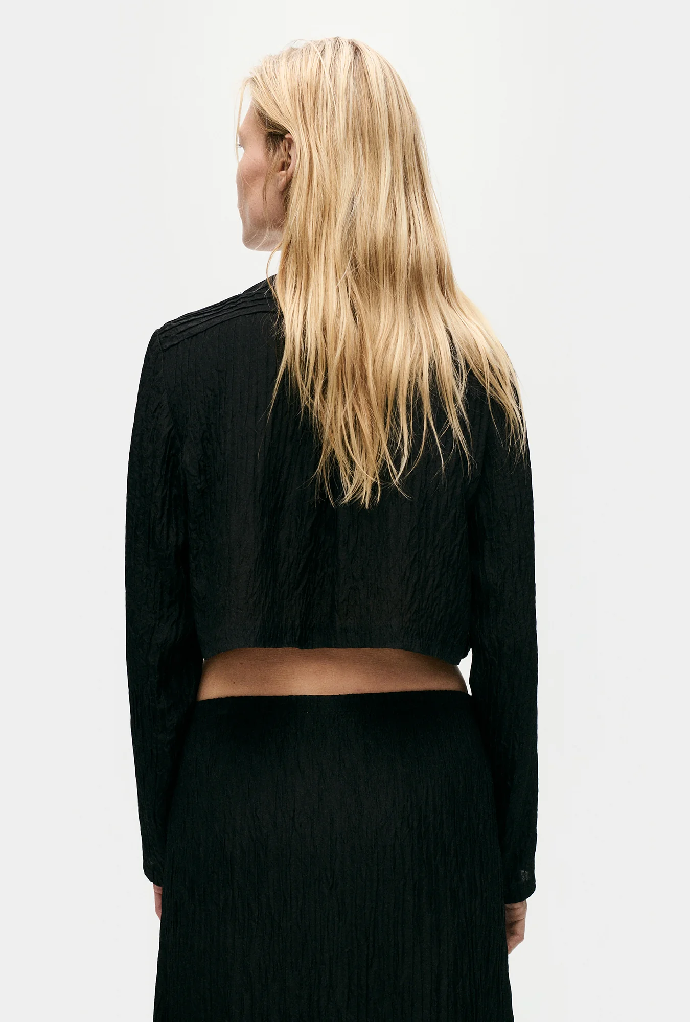 Crinkle Collarless Crop Shirt Black - Image 5