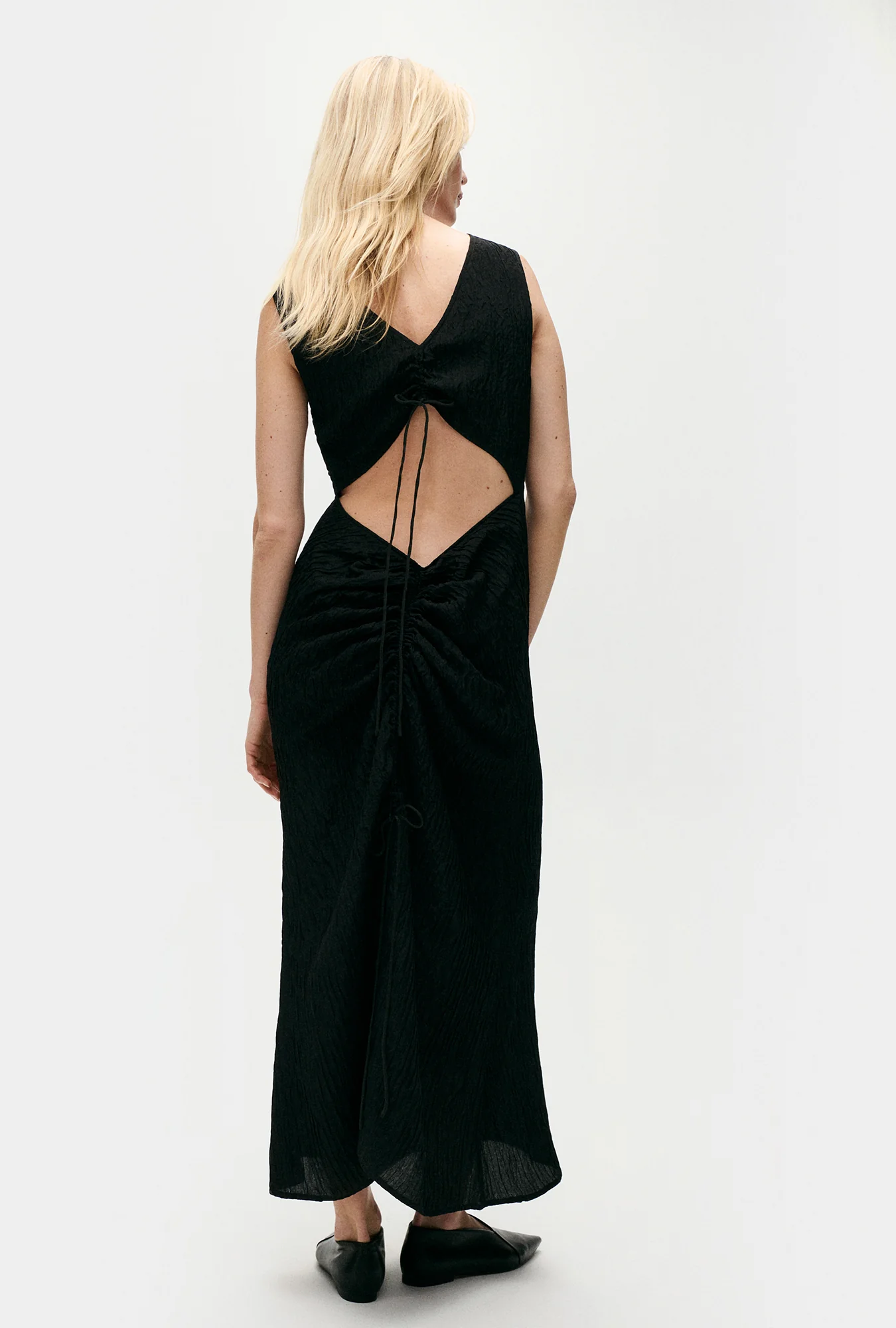 Crinkle Peek-A-Boo Dress Black - Image 4
