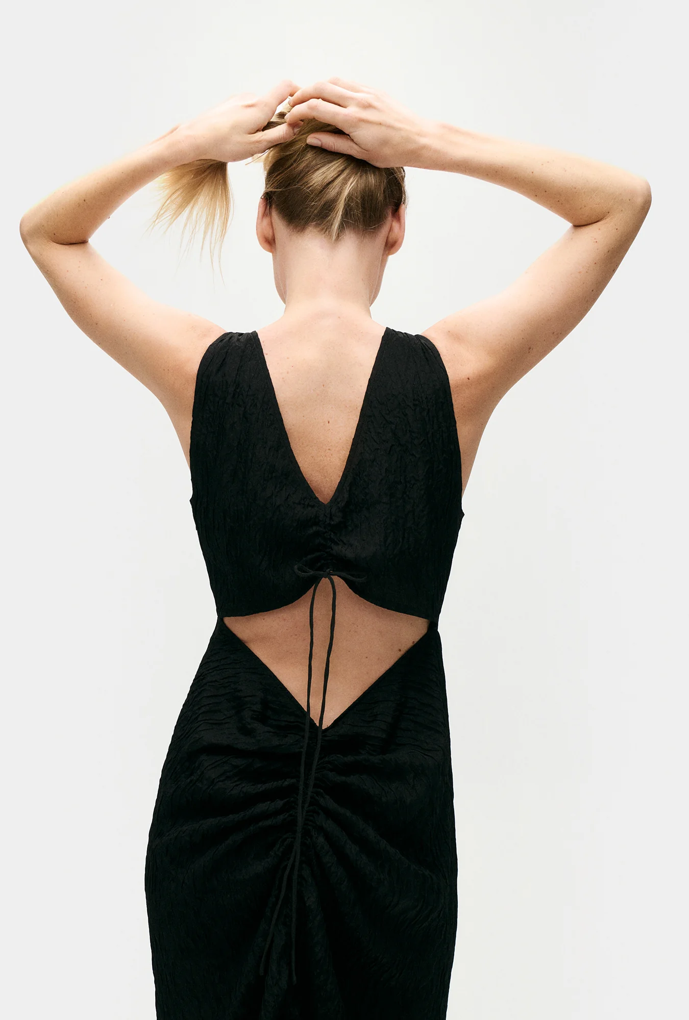 Crinkle Peek-A-Boo Dress Black - Image 6