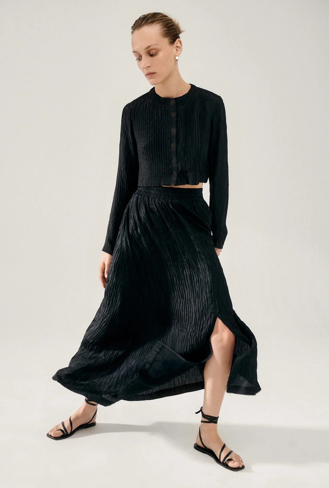 Crinkle Skirt Black - Image 3