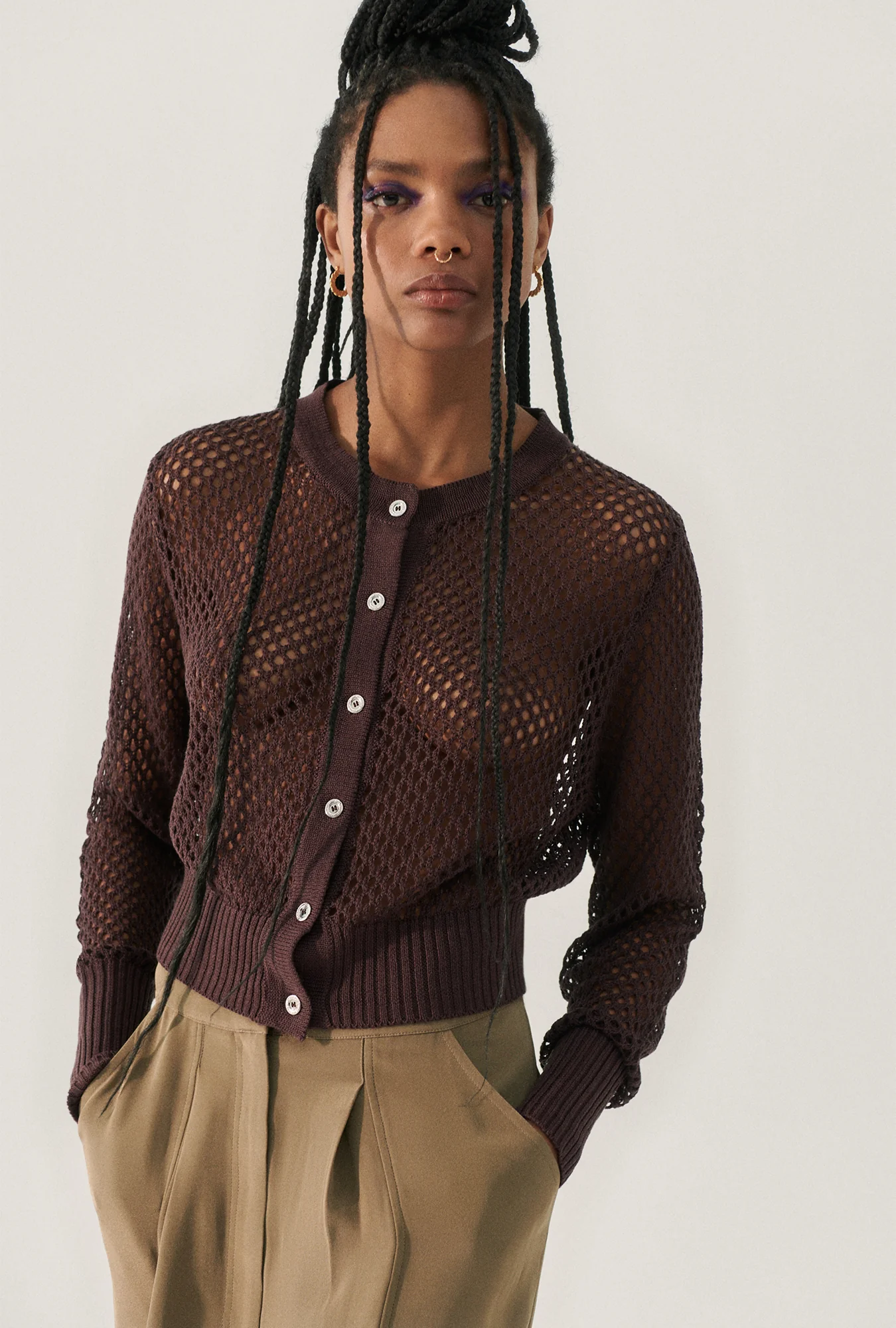 Crochet Cropped Cardigan Cacao - Image 4