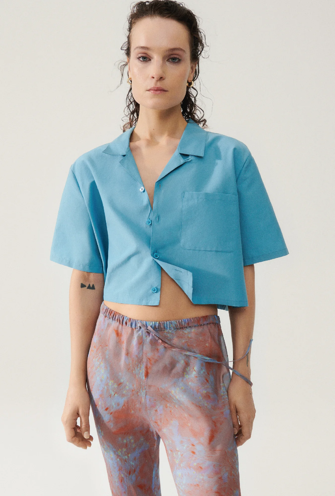 Cotton Silk Cropped Camp Shirt Lake - Image 2
