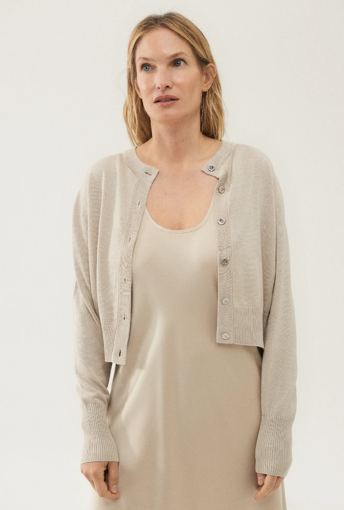Cropped Cardigan Hazelnut - Image 4