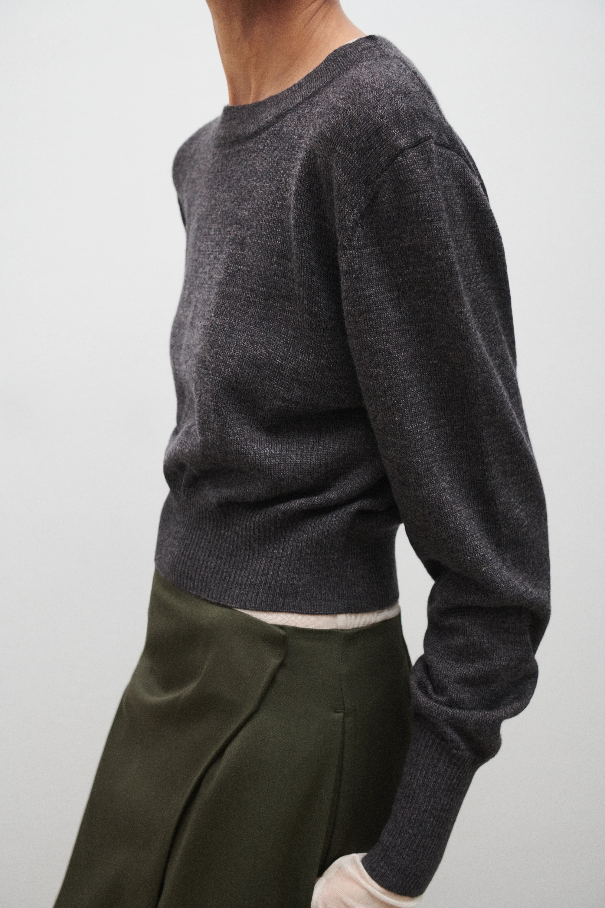 Cropped Crewneck Granite Melange - Image 7