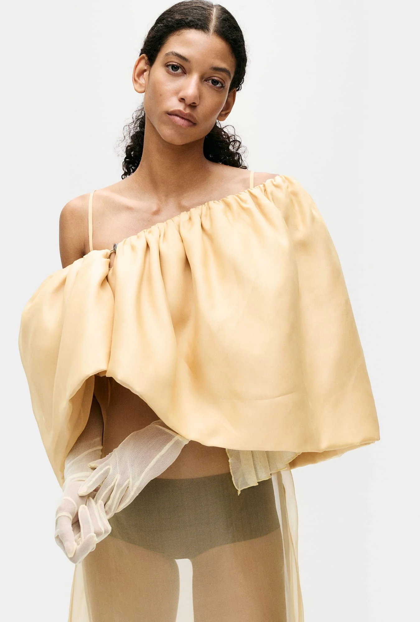 Organza Cape Beige - Image 2