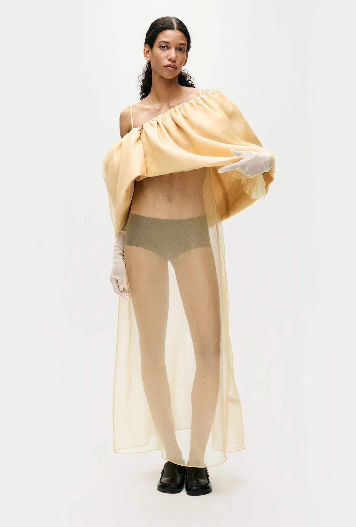 Organza Cape Beige - Image 3