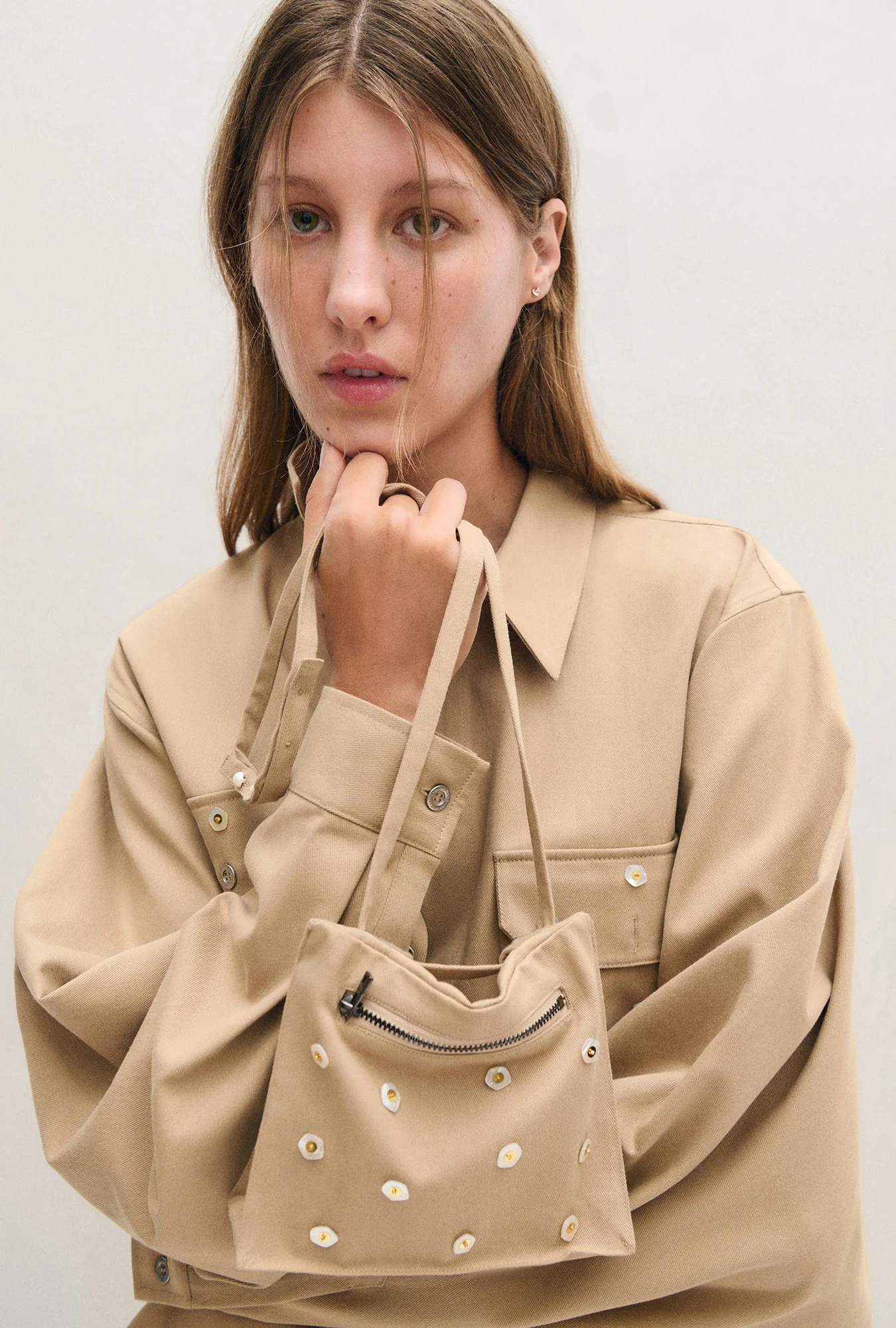Pearl Shirt Cowrie - Image 4