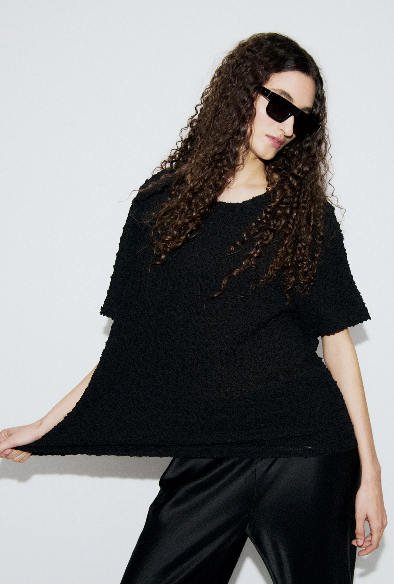 Pebble Tee Black - Image 2