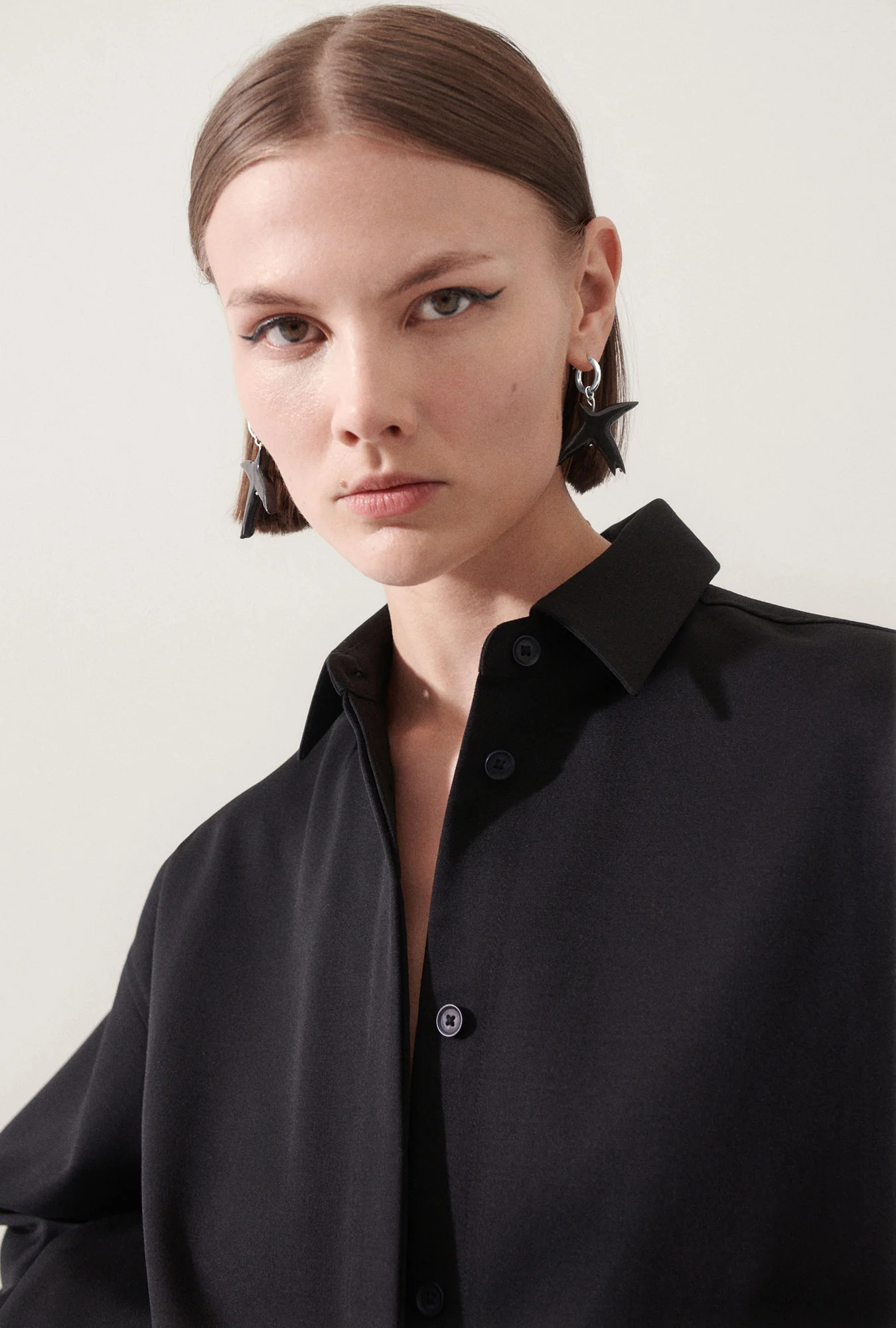 Raven Earrings Black - Image 5