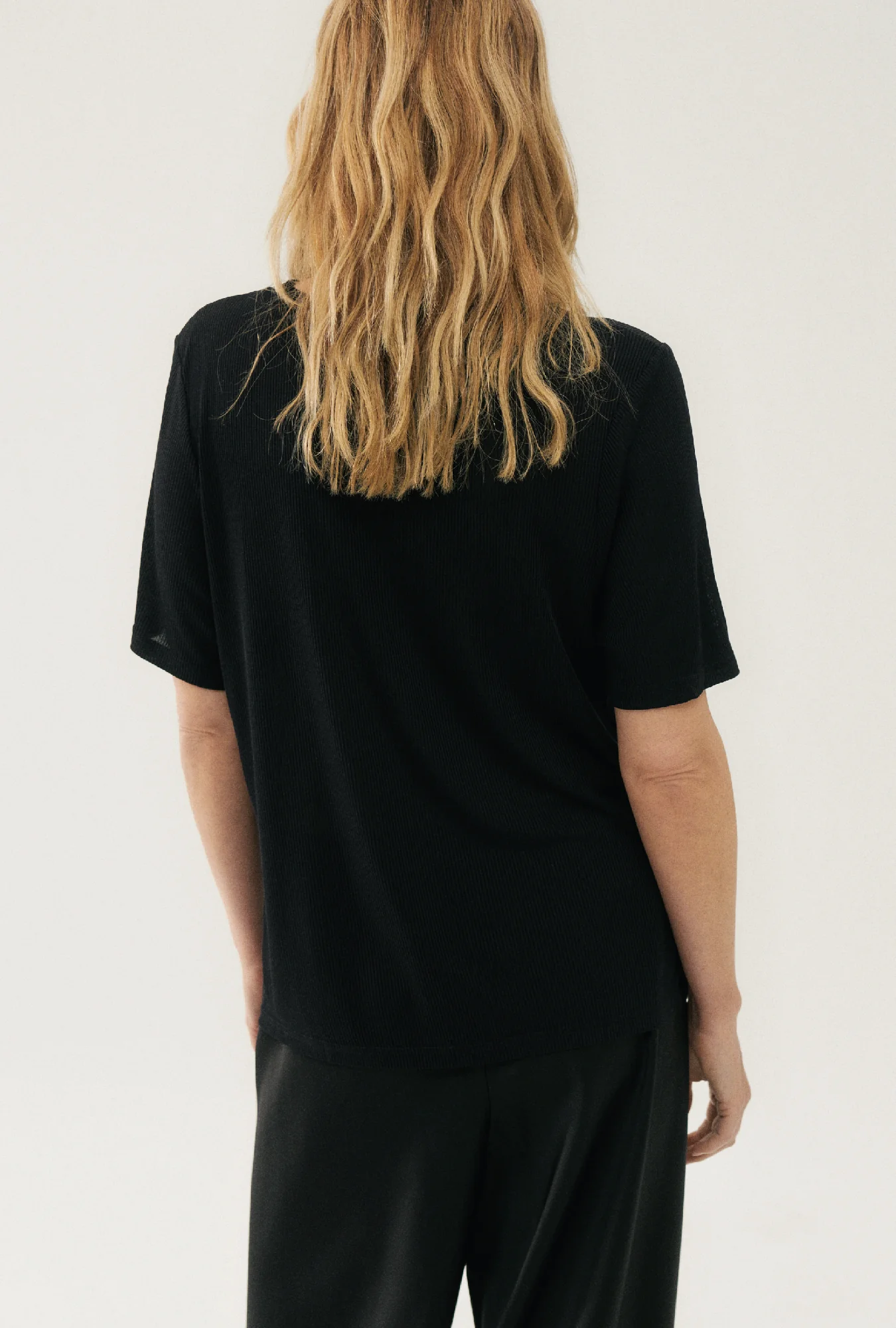 Ribbed T-Shirt Black - Image 5
