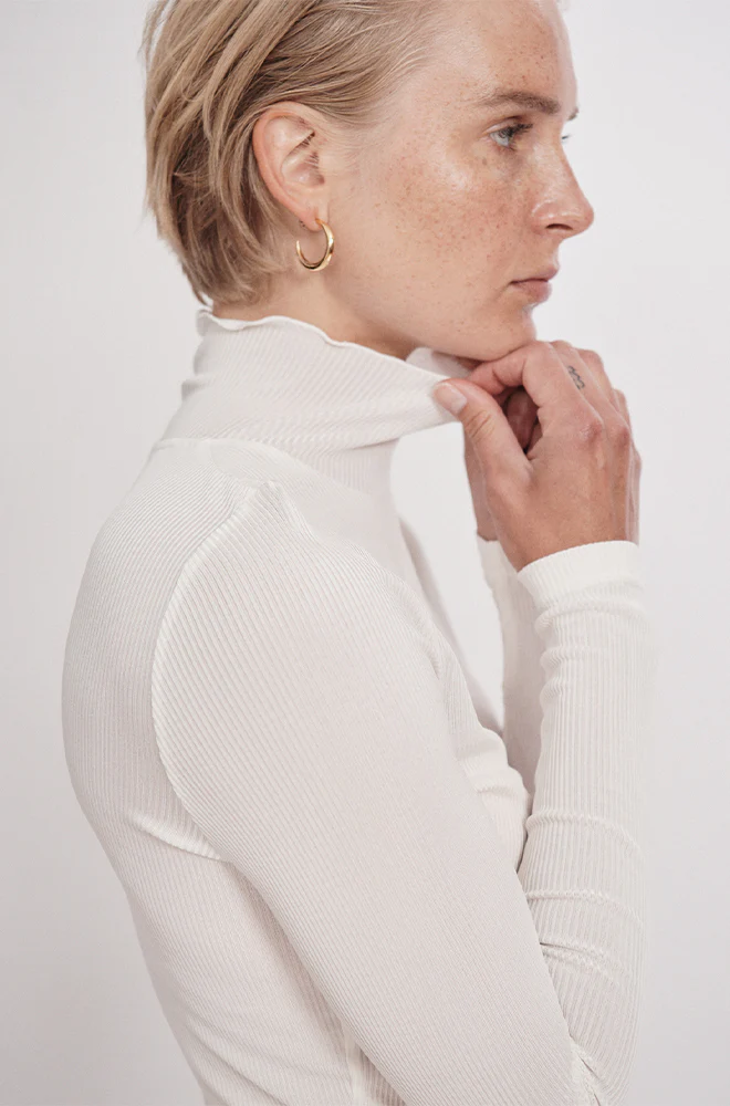 Ribbed Turtleneck White - Image 2