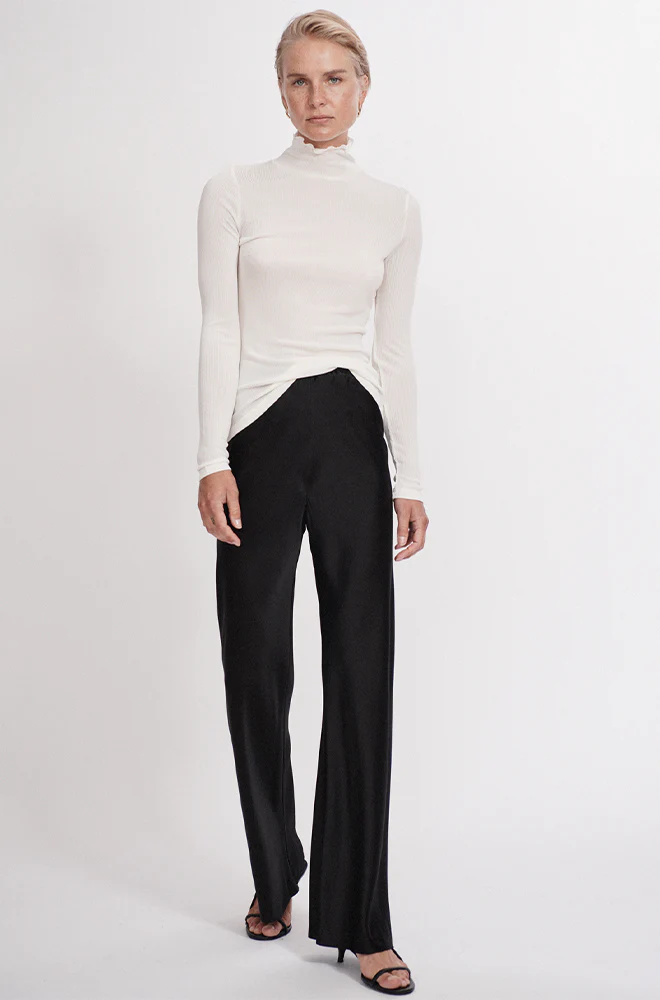 Ribbed Turtleneck White - Image 4