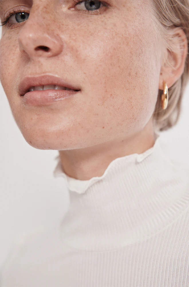 Ribbed Turtleneck White - Image 5
