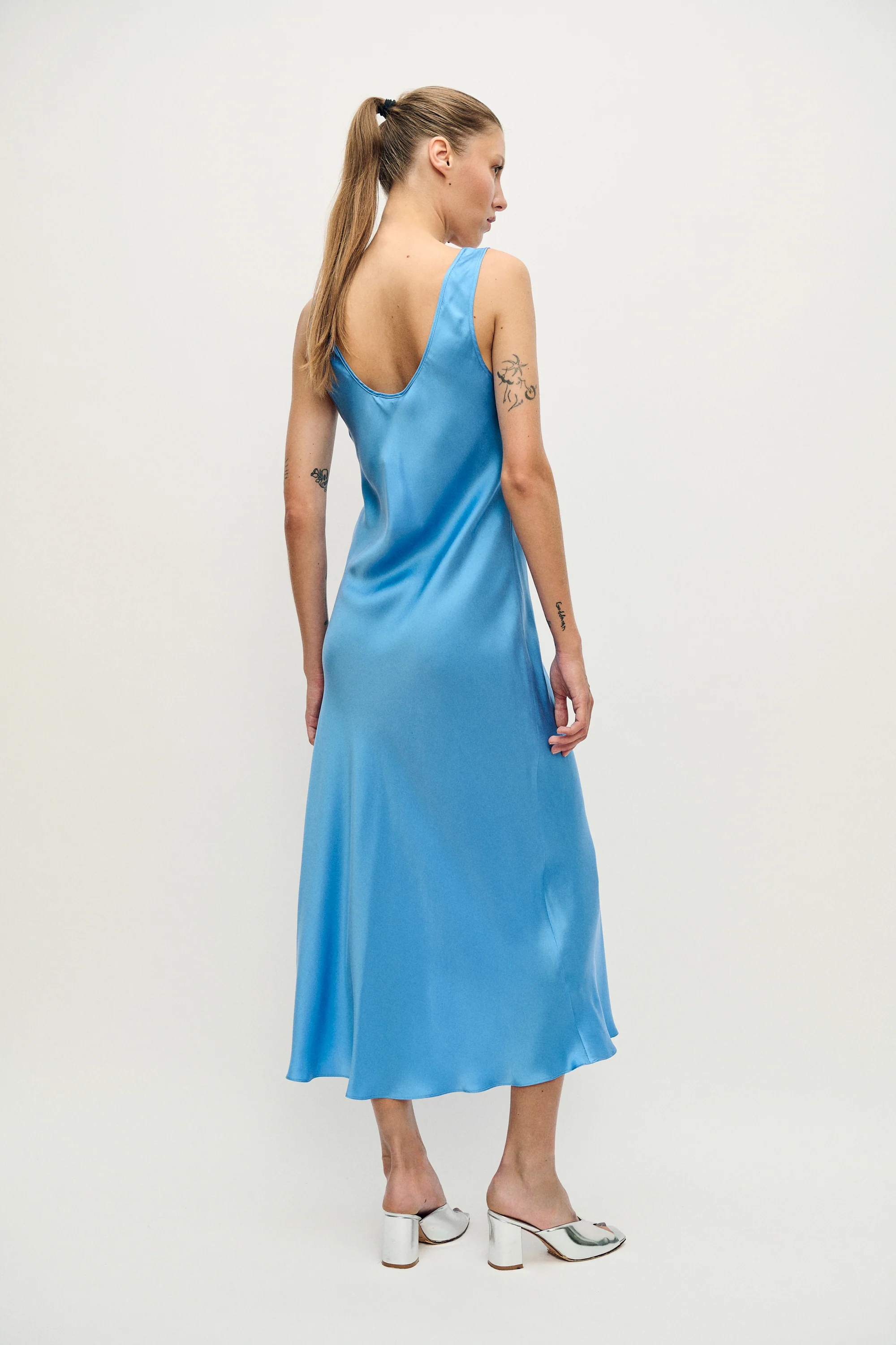 Scoop Neck Dress Mirage - Image 4