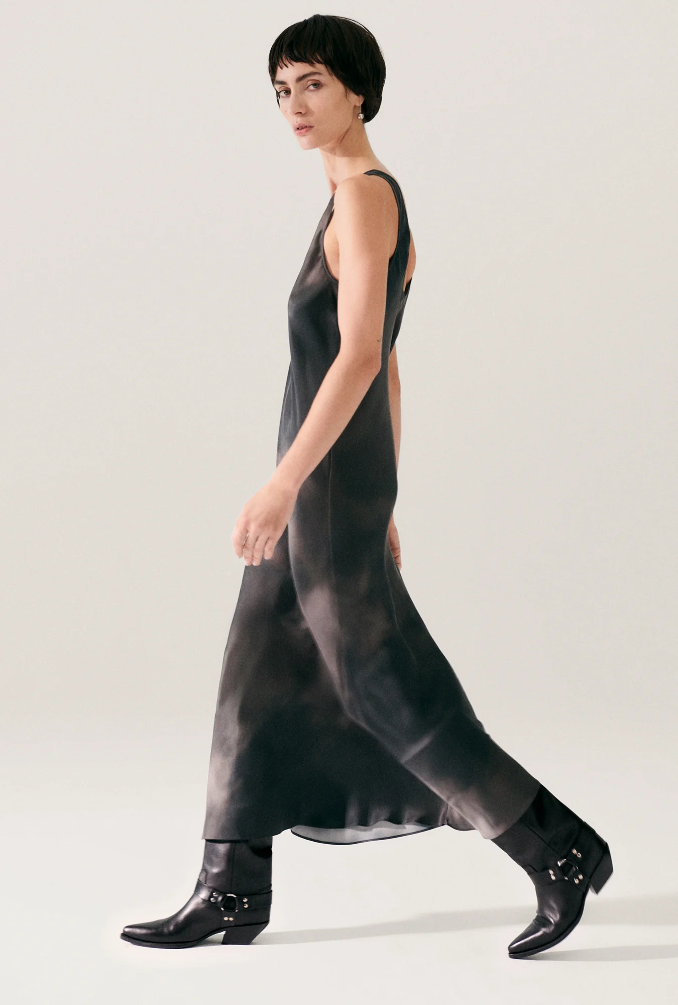 Scoop Neck Dress Smoke - Image 2