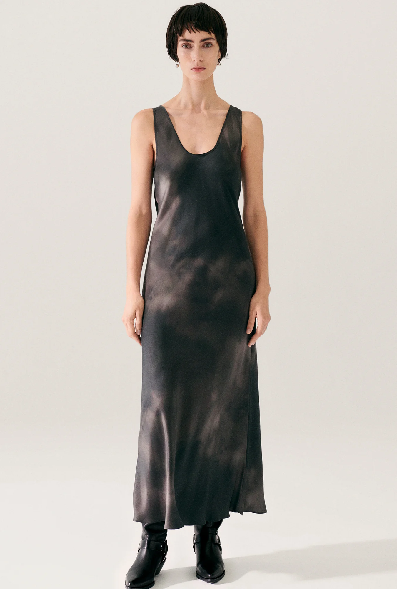 Scoop Neck Dress Smoke - Image 3