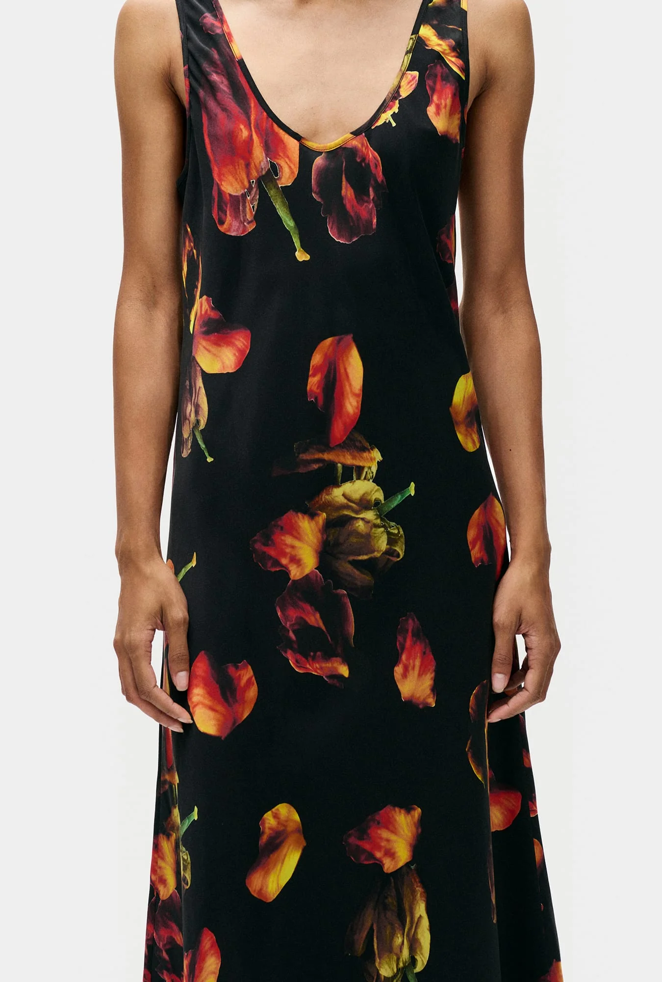 Scoop Neck Dress Tulipa Black - Image 4