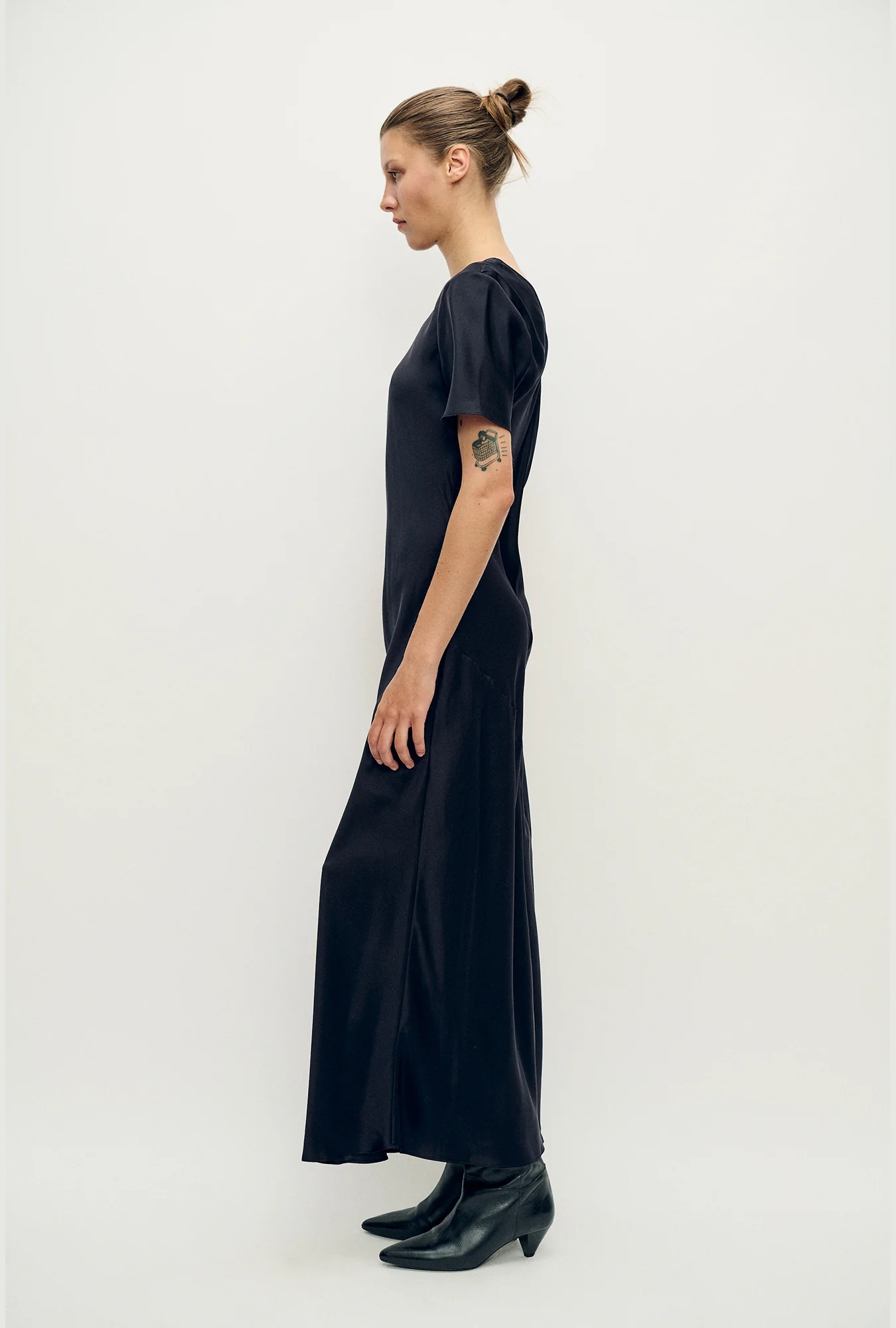 Short Sleeve Bias Dress Black - Image 4