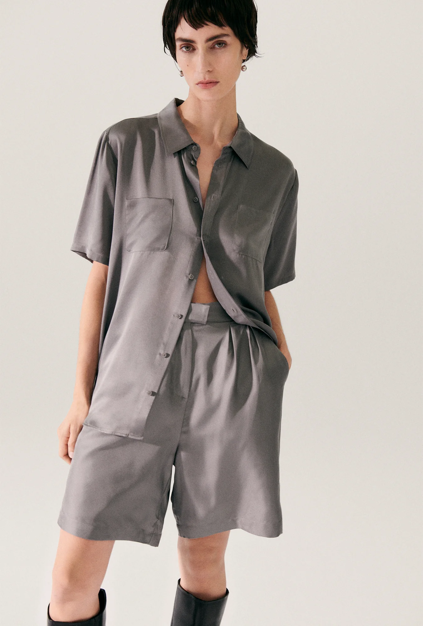 Short Sleeve Boyfriend Shirt Grey Pearl - Image 2
