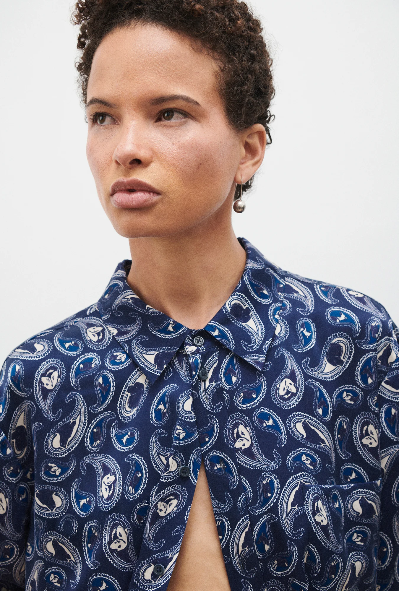 Short Sleeve Boyfriend Shirt Hounds Paisley - Image 4