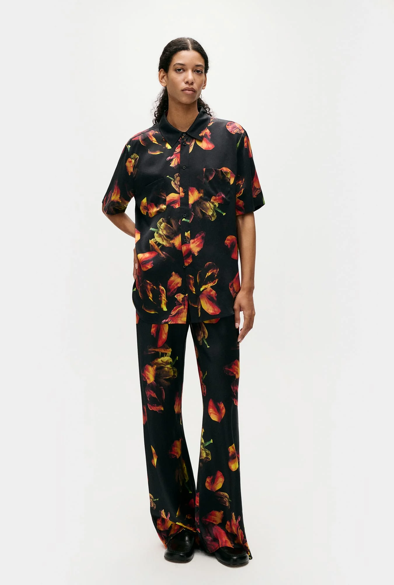 Short Sleeve Boyfriend Shirt Tulipa Black - Image 5