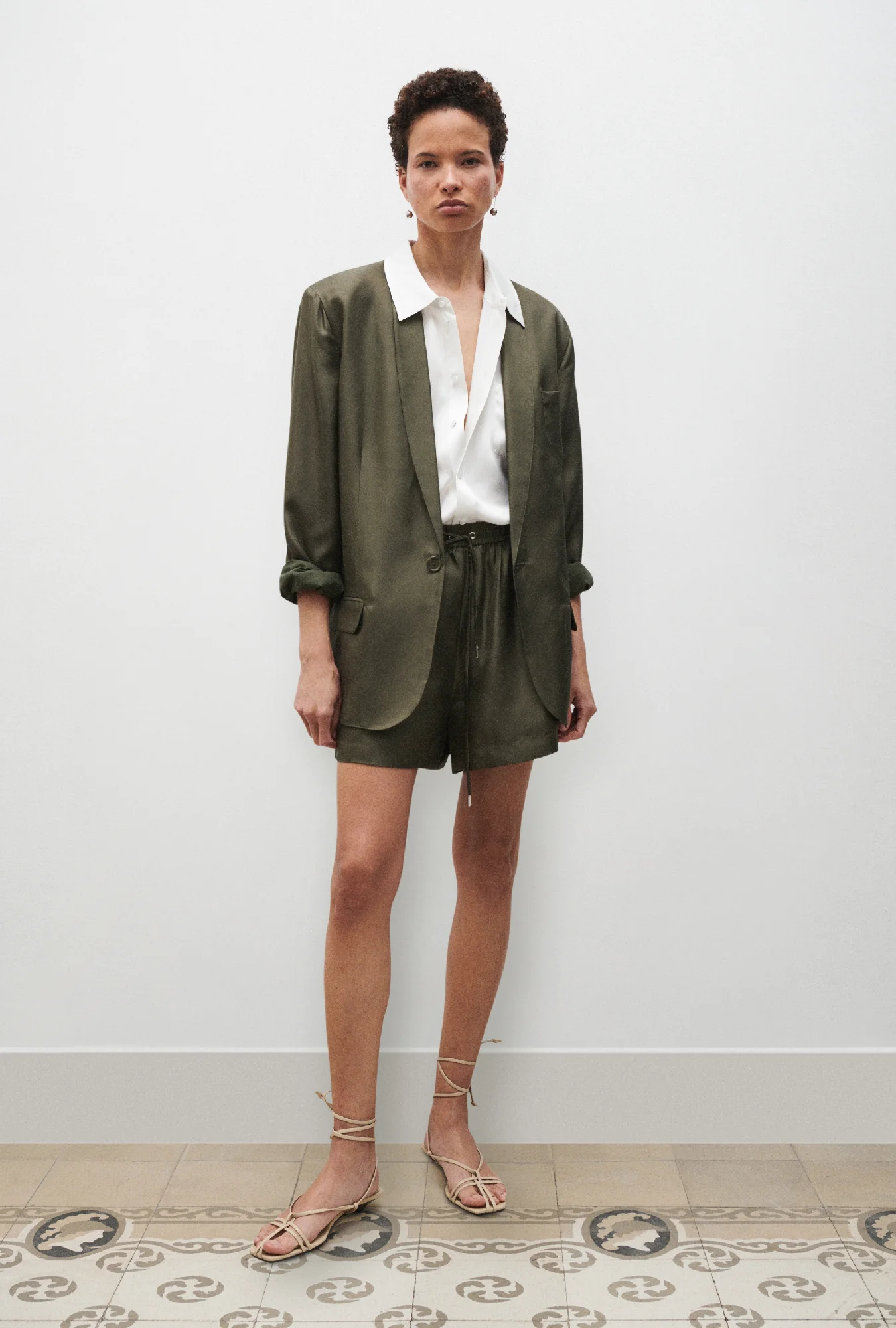 Twill Slouch Shorts Pine - Image 2