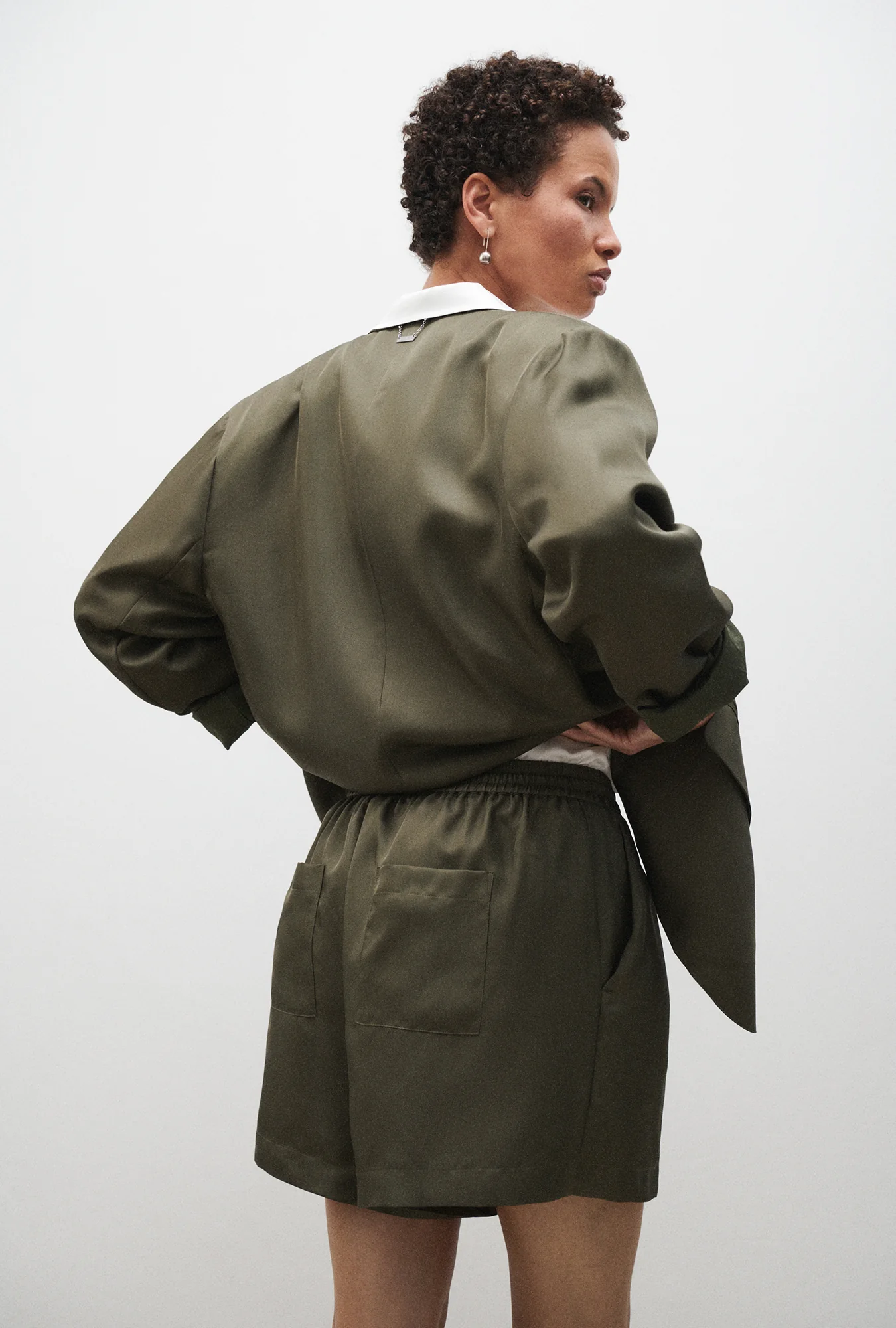 Twill Slouch Shorts Pine - Image 4