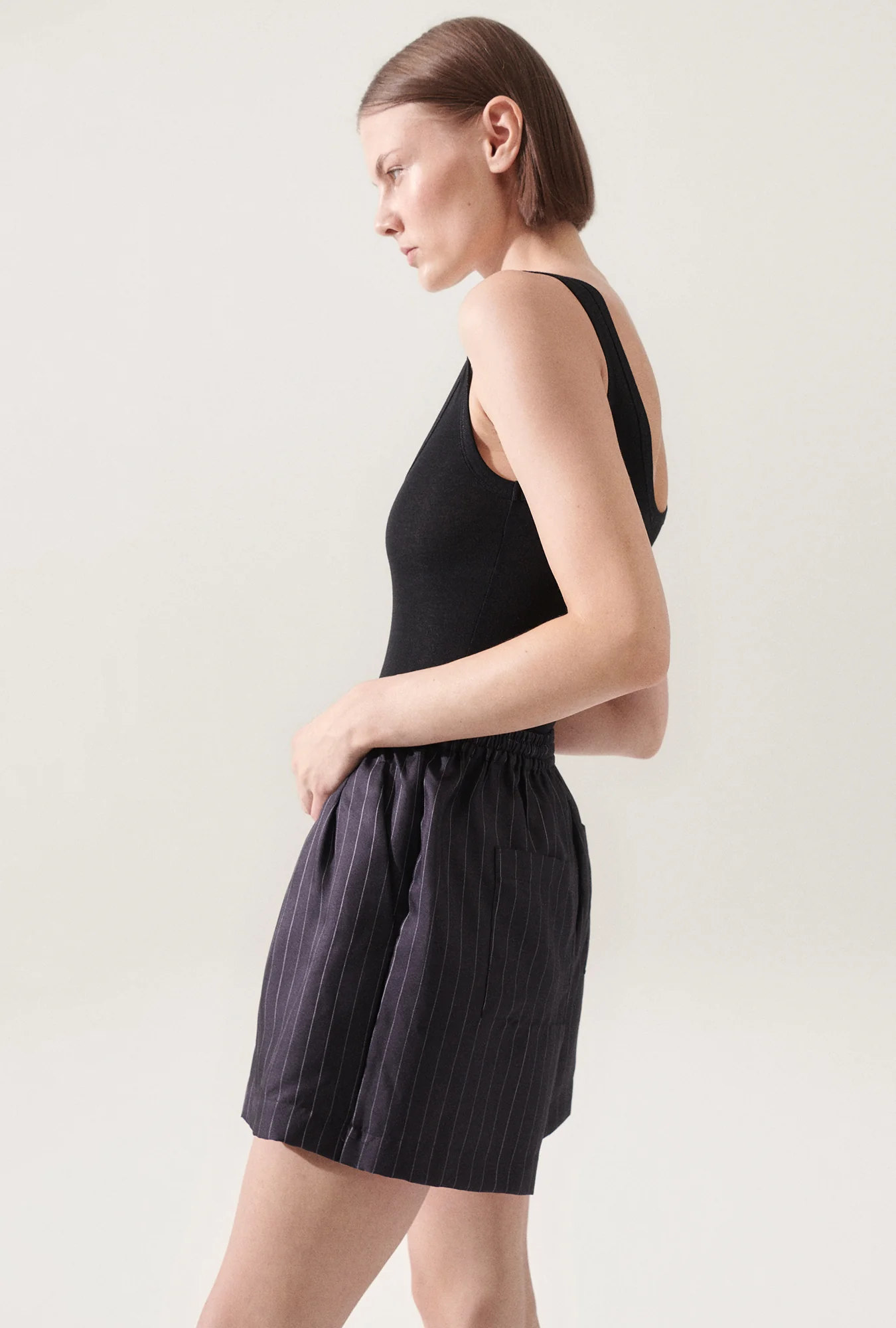Twill Slouch Shorts Pinstripe Black / White - Image 3