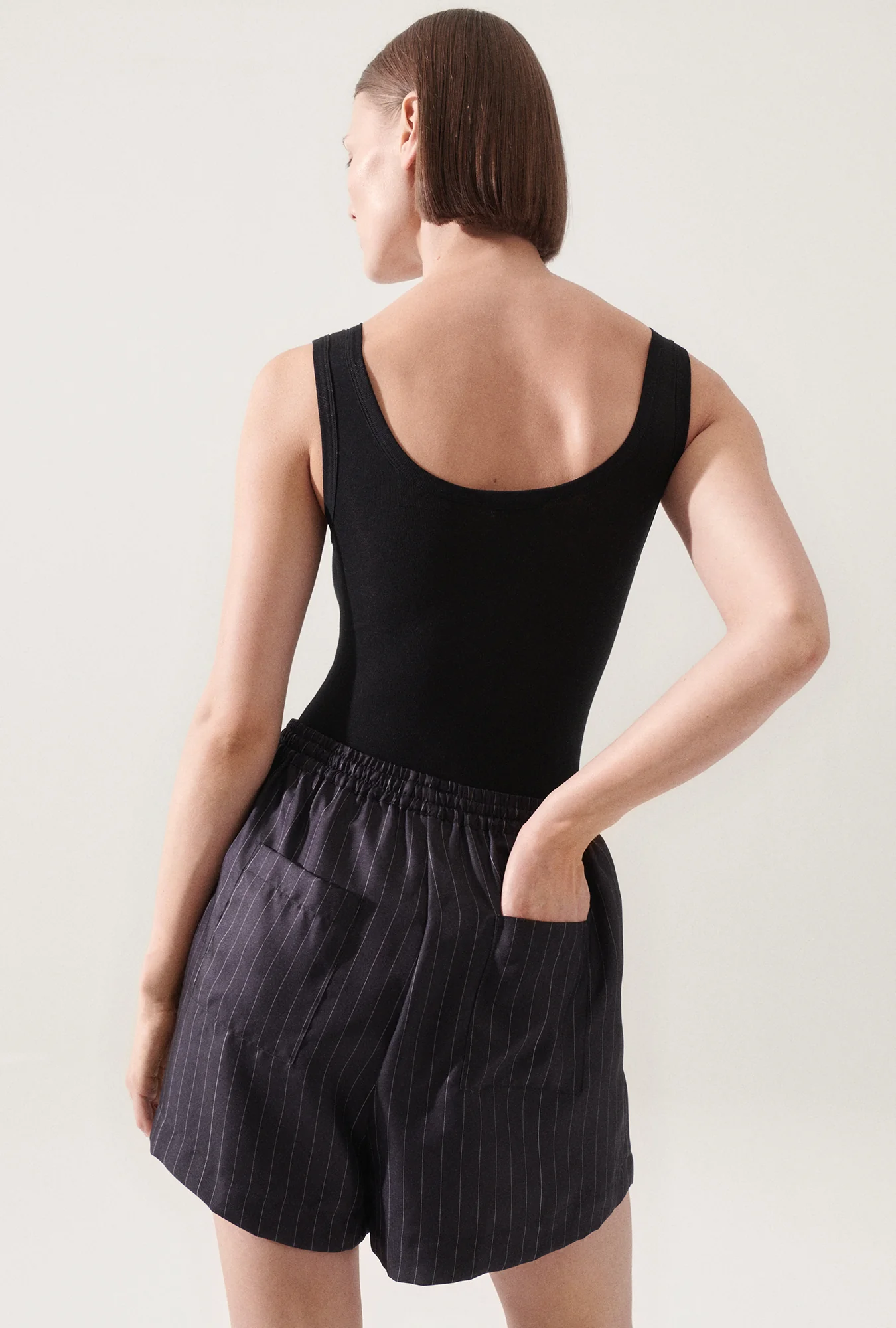 Twill Slouch Shorts Pinstripe Black / White - Image 4