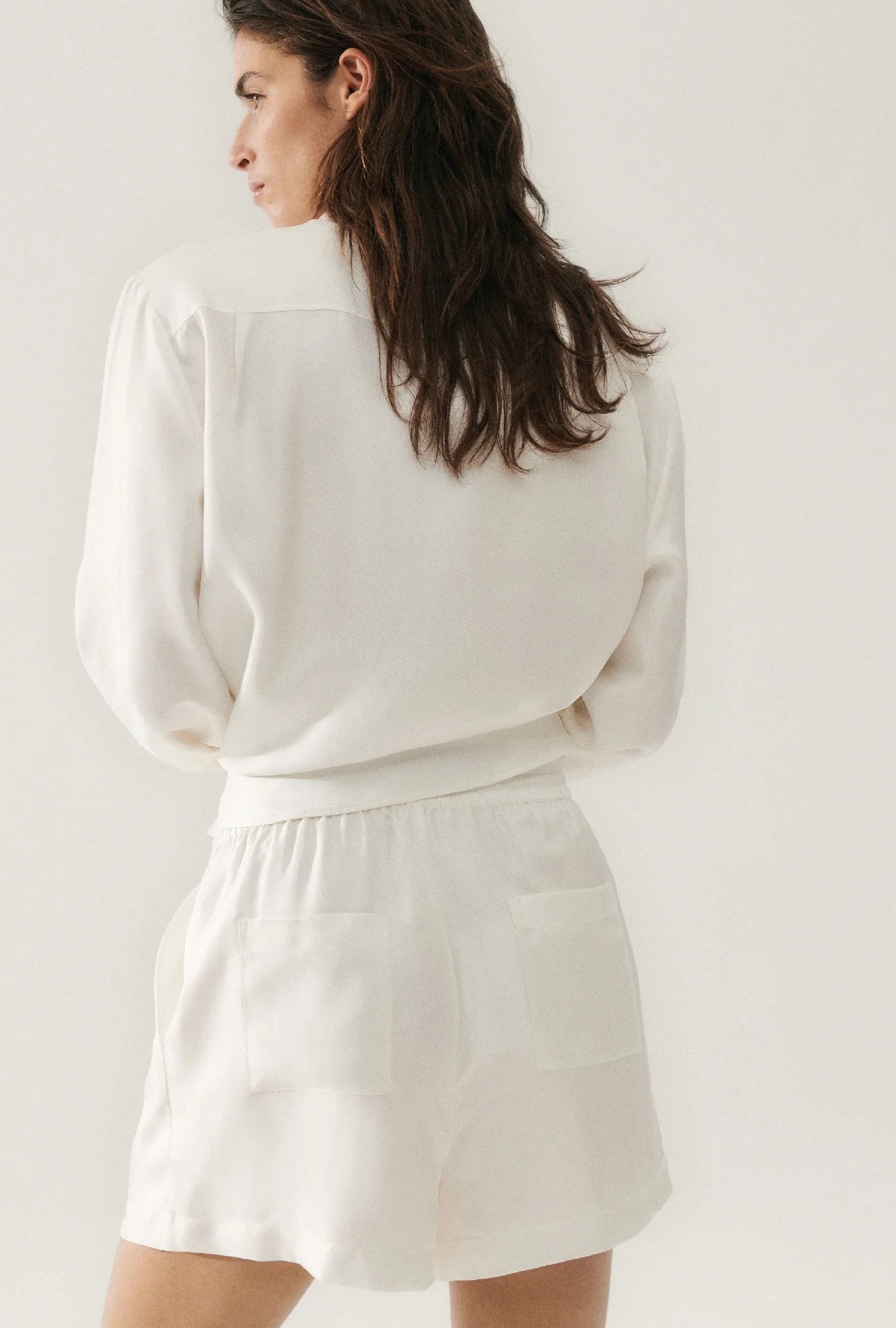 Twill Slouch Shorts White - Image 4