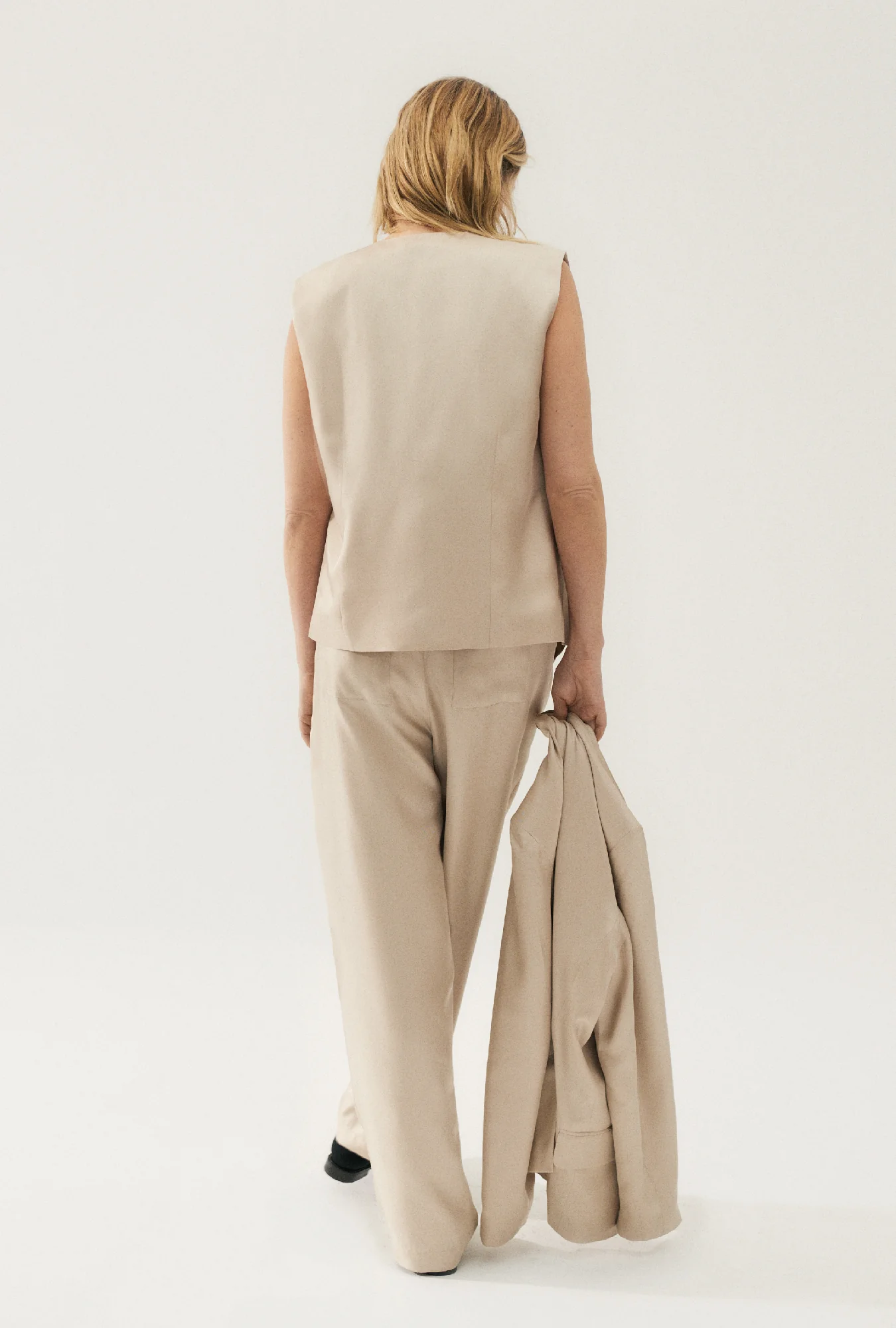 Twill Slouch Vest Hazelnut - Image 3