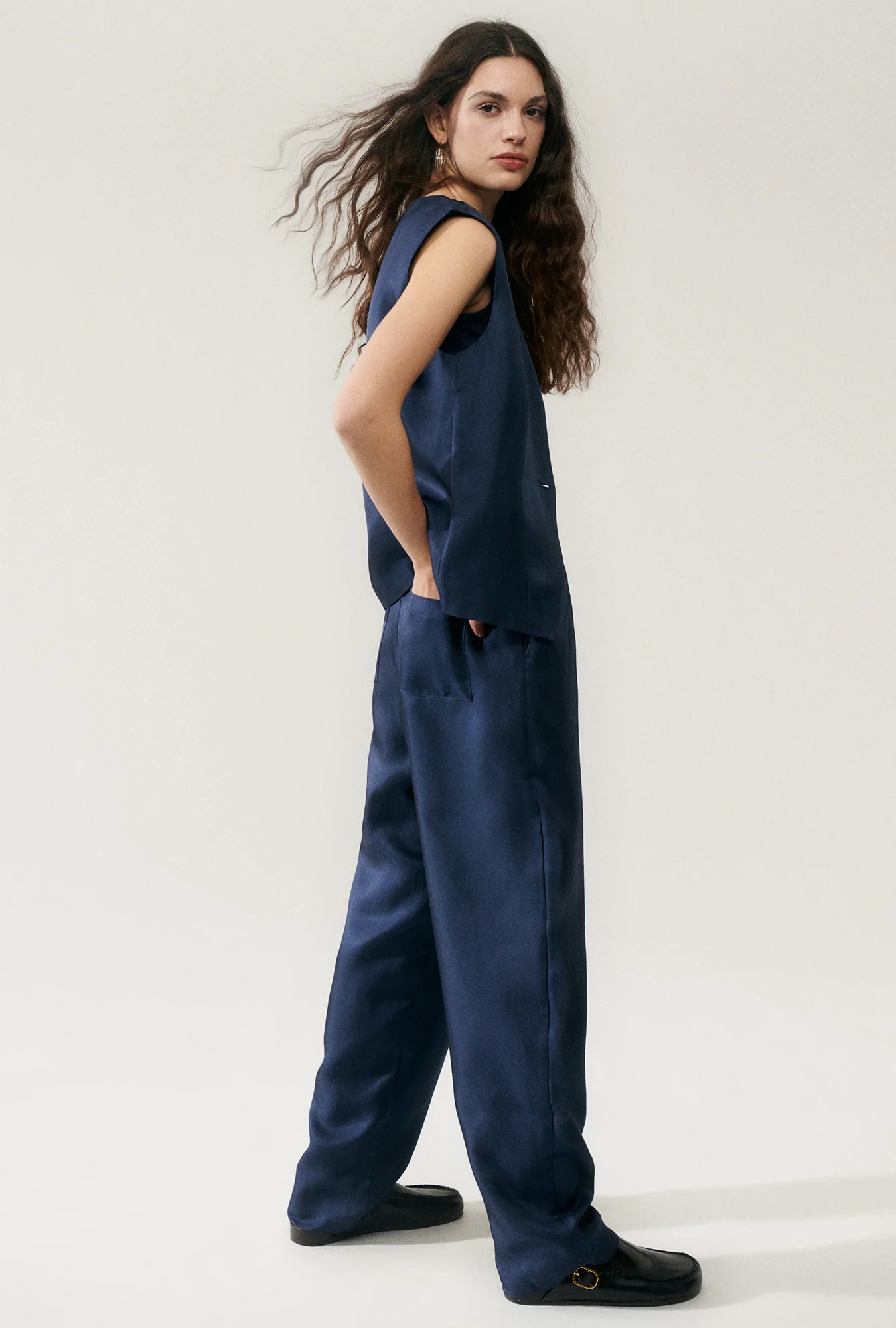 Twill Slouch Vest Midnight - Image 3