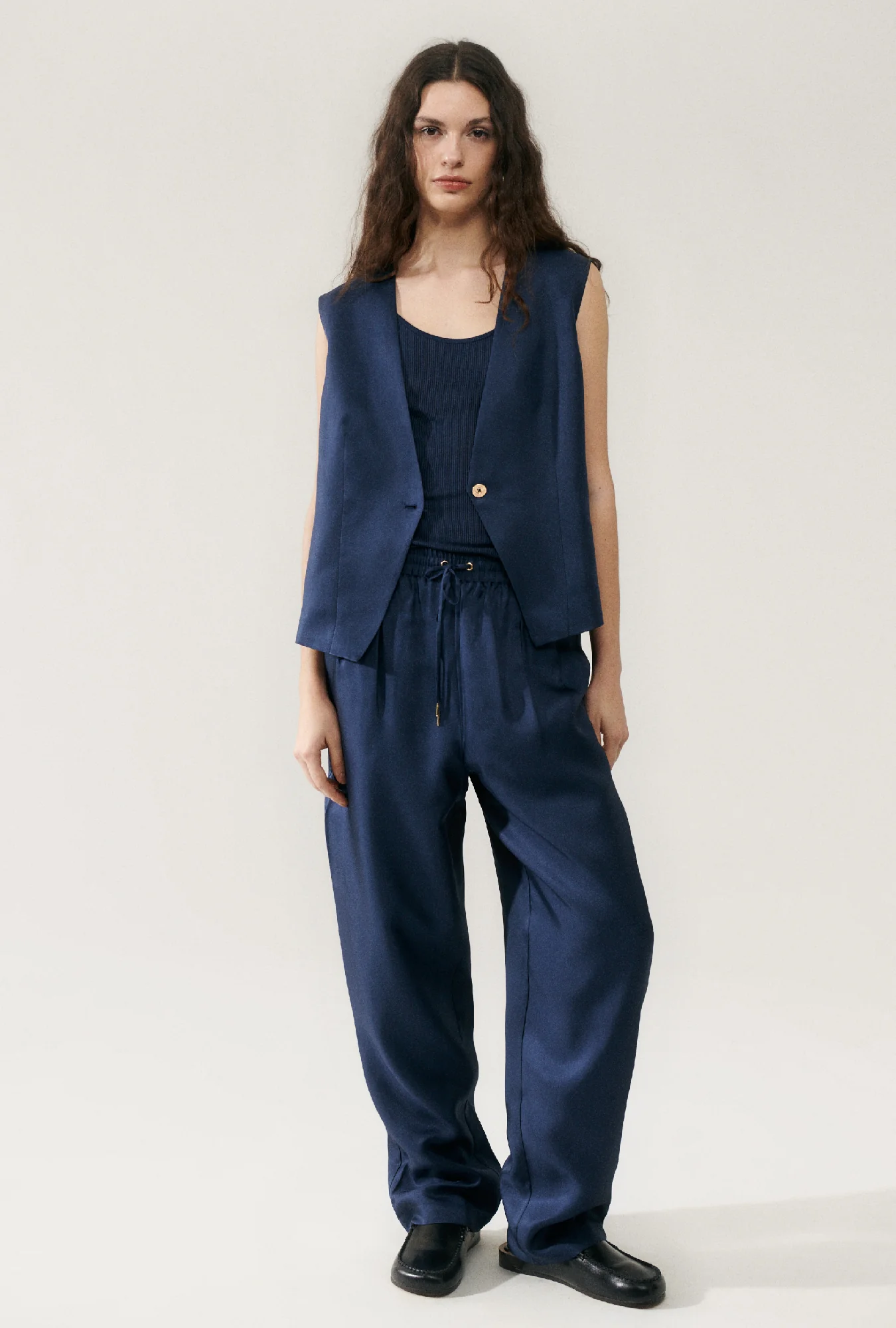 Twill Slouch Vest Midnight - Image 5
