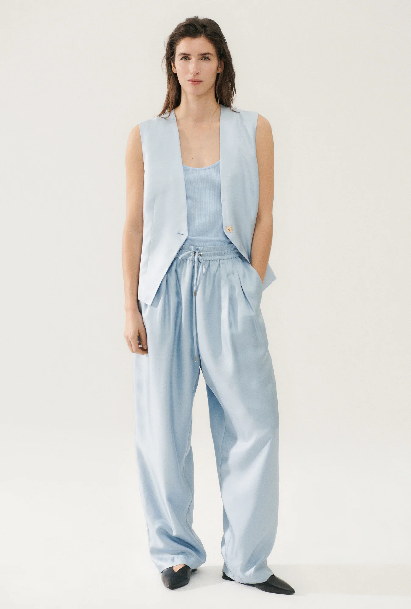Twill Slouch Vest Sky - Image 3