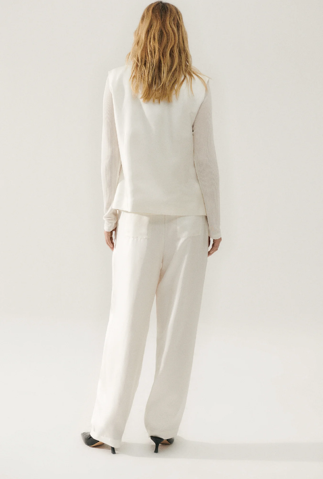 Twill Slouch Vest White - Image 3