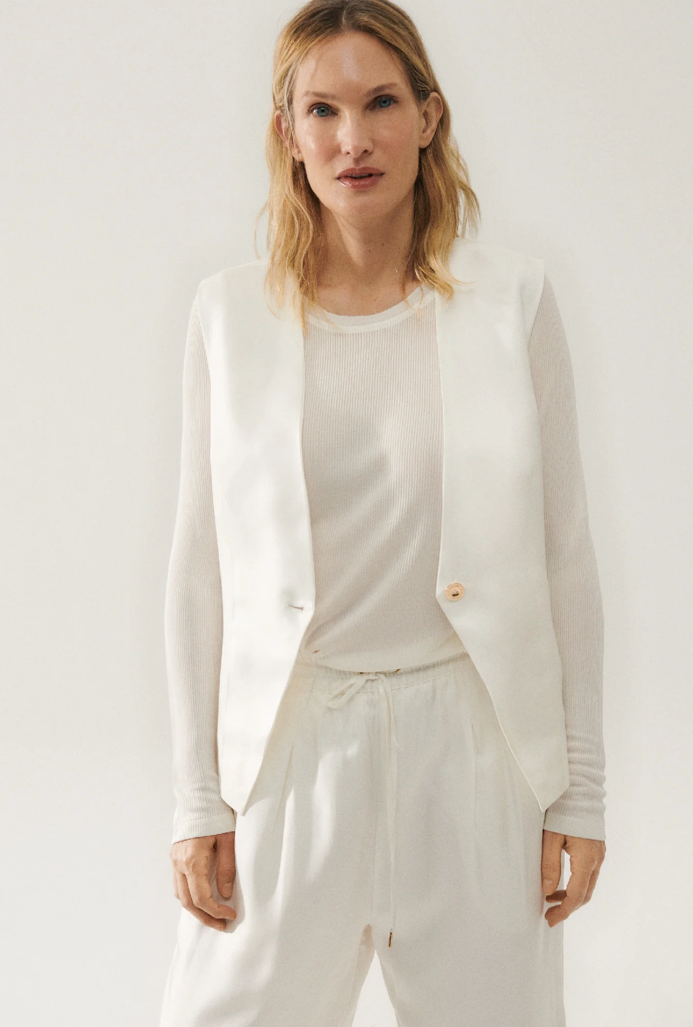 Twill Slouch Vest White - Image 5