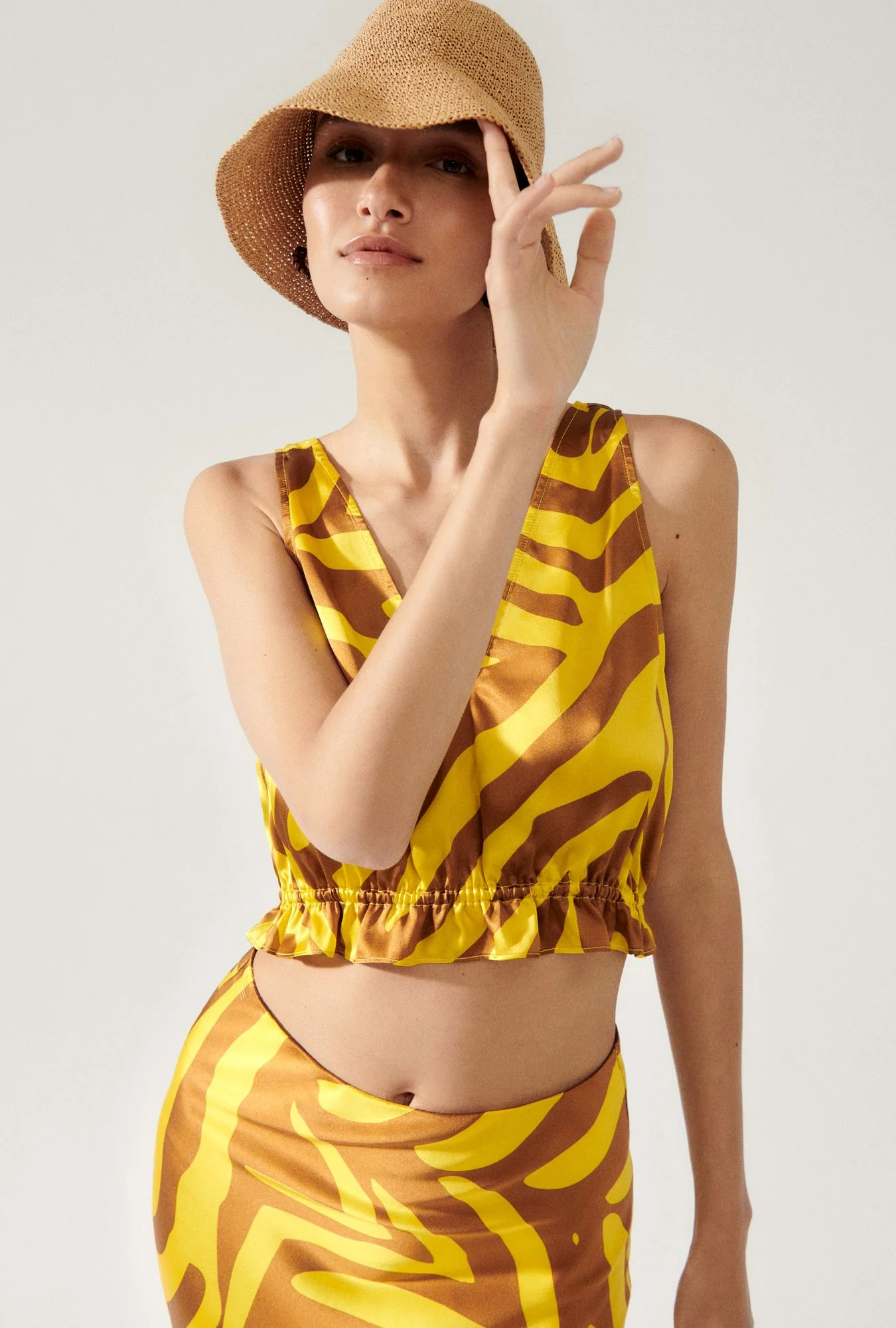 V-Neck Crop Top Tiger Matisse - Image 5