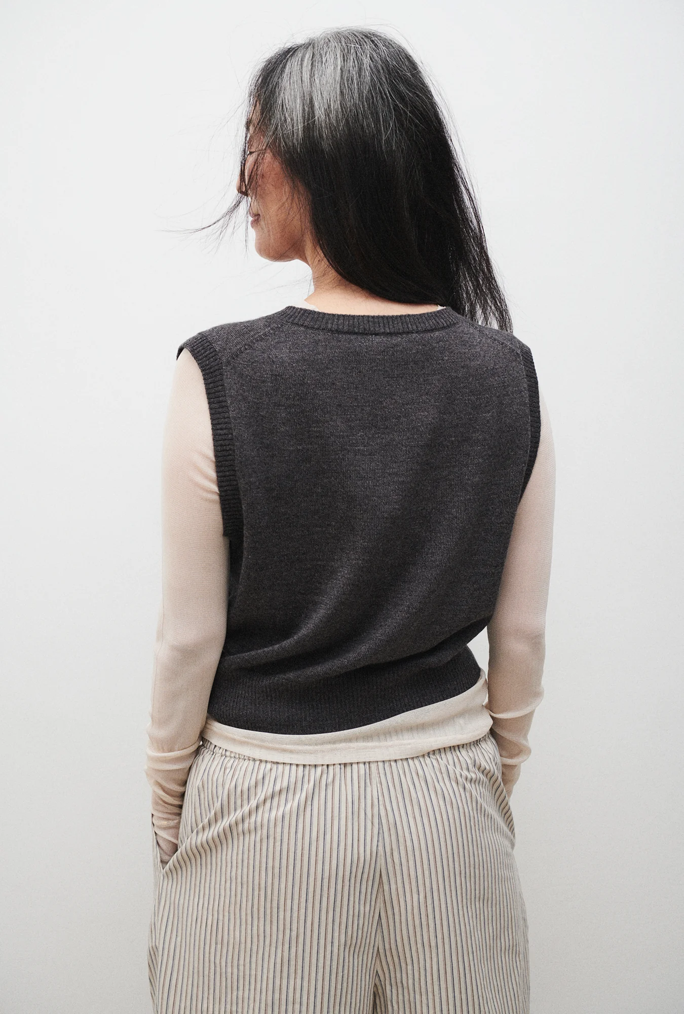 V-Neck Sweater Vest Granite Melange - Image 3