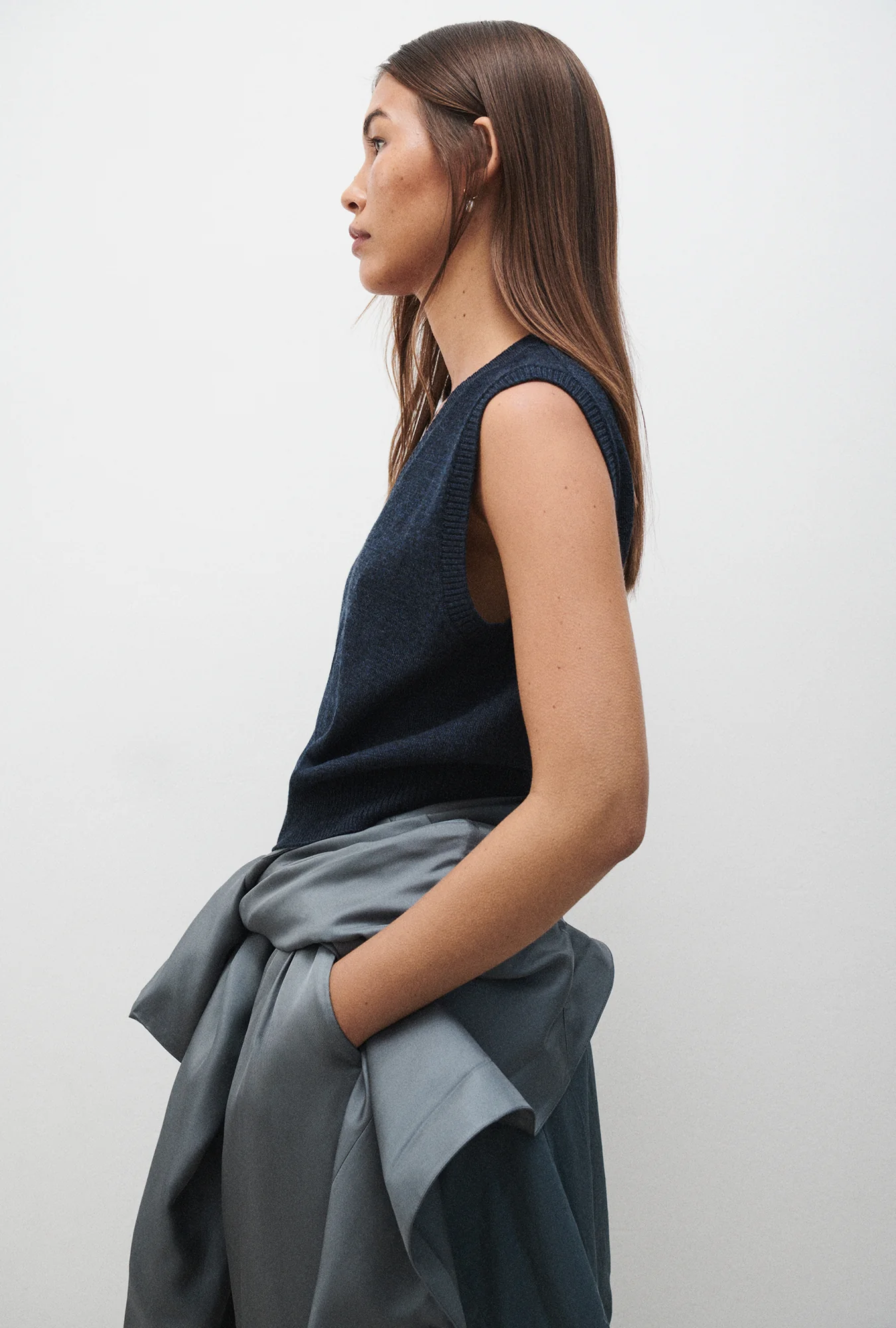 V-Neck Sweater Vest Azul Melange - Image 4