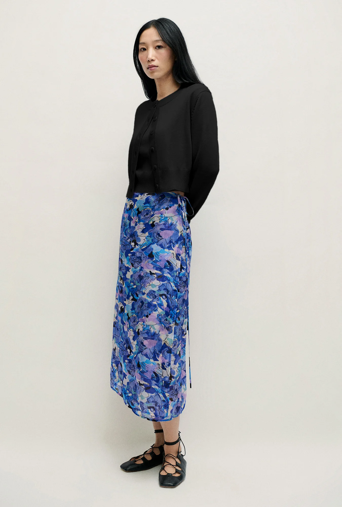 Wool Cropped Cardigan Black - Image 2